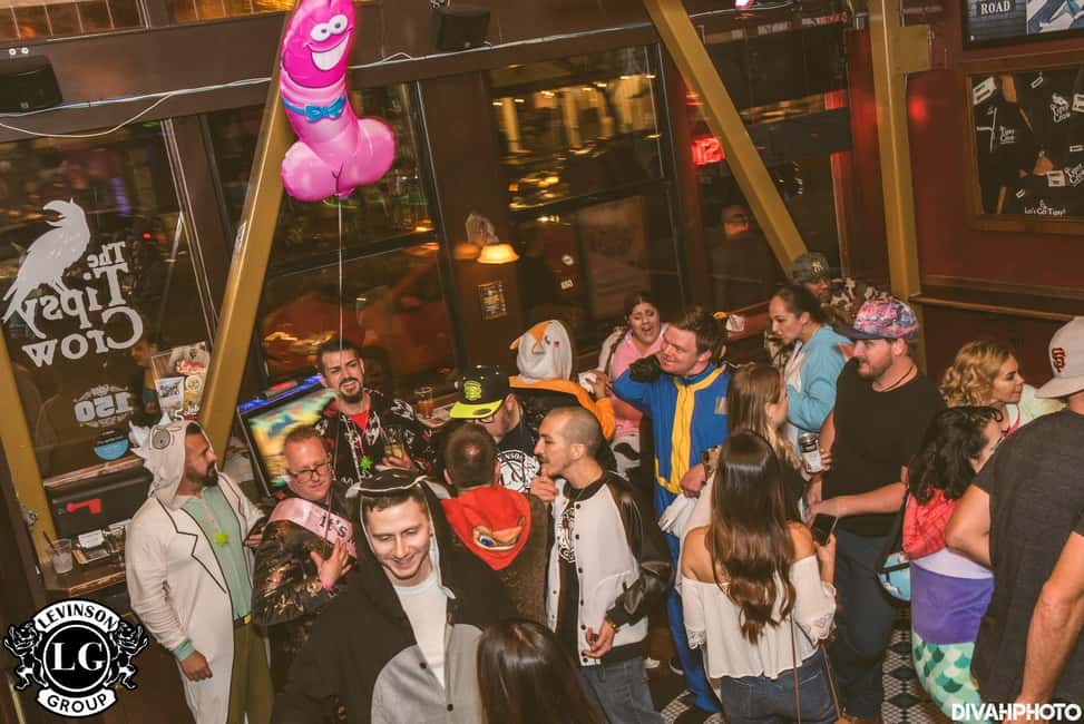 San Diego: Downtown Bar Crawl Party Pass - Key Points