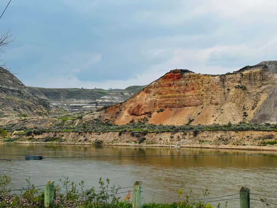 Drumheller Royal Tyrrell Museum,Hoodoos,Horshoe Canon,Bridge - The Sum Up: Who Is This Tour Best For?