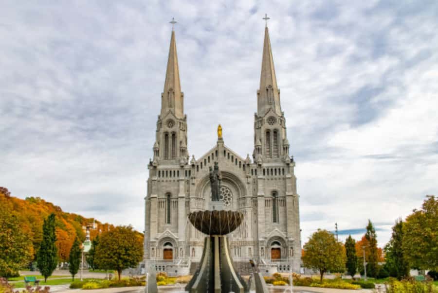 Quebec: Montmorency Falls and Basilica Private Half-Day Tour - Exploring the Natural Wonder: Montmorency Falls