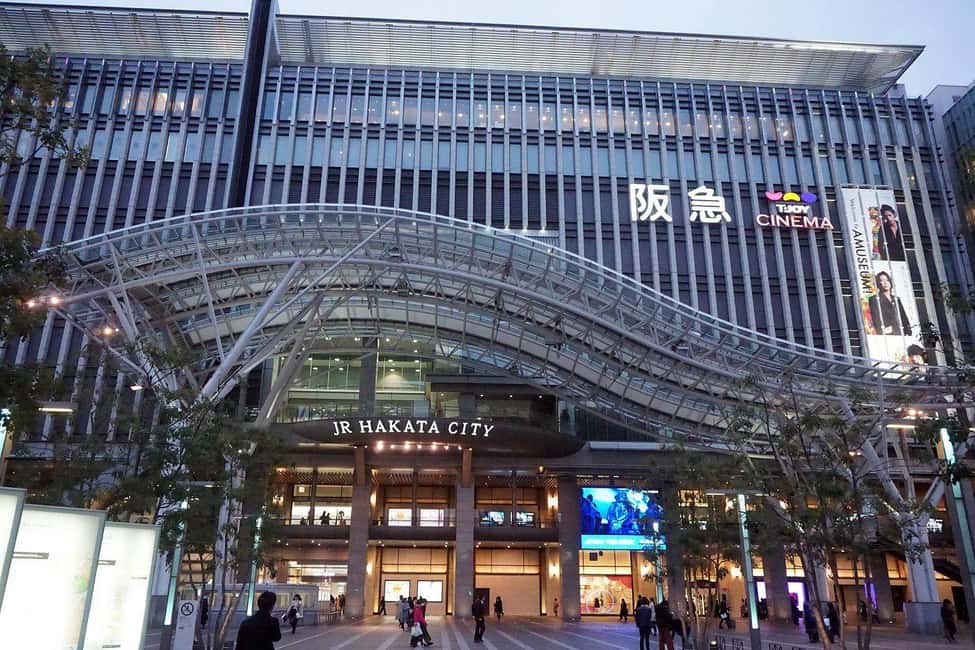 Fukuoka: Hakata & Tenjin Christmas Markets Walking Tour - Exploring Fukuoka’s Christmas Markets and City Lights