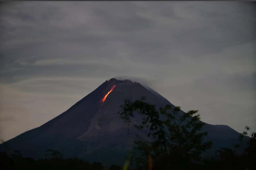 Yogyakarta: Merapi Volcano Night Trip with Lava & Star View - The value of this experience