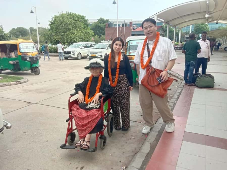 Varanasi: Full Day City Highlights Tour With Ganges Cruise - The Practical Side: What Travelers Can Expect