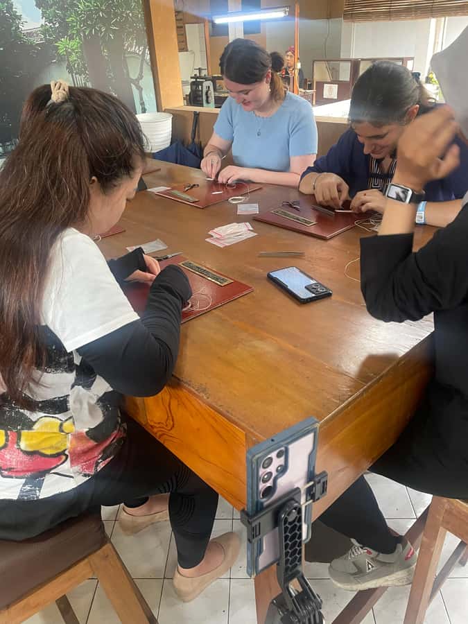 Silver Class in Yogyakarta With Activities And Optional Tour - Key Points