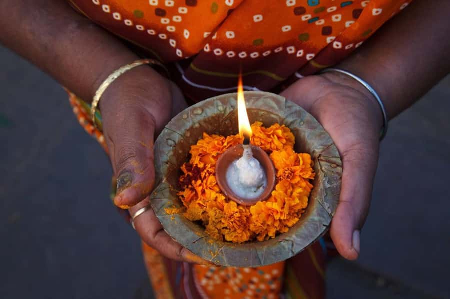 Explore the Old Varanasi City: Guided Walking Tour on foot - Key Points