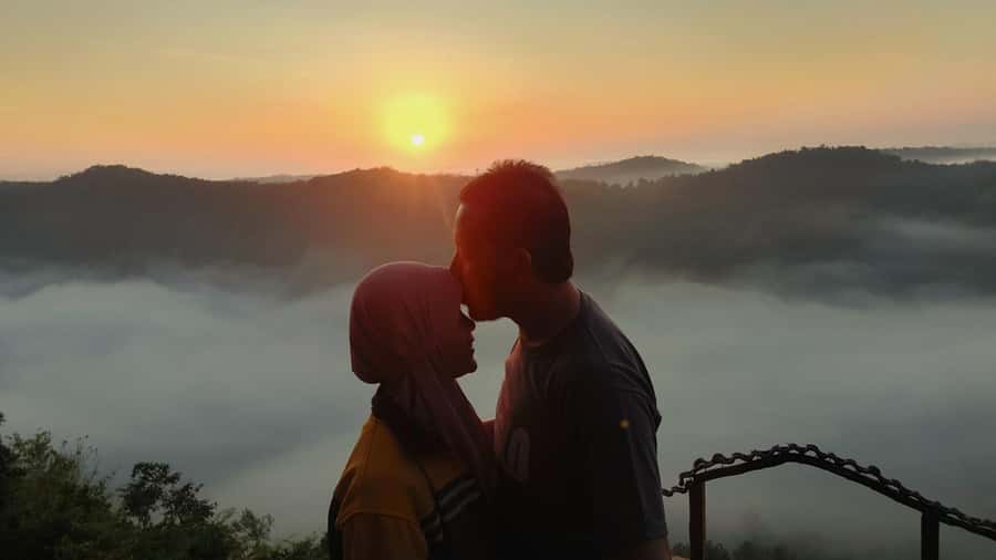 Yogyakarta: Borobudur-Prambanan, Start w/ Sunrise Over Cloud - Start Your Day with a Sunrise Above the Clouds at Panguk Hill