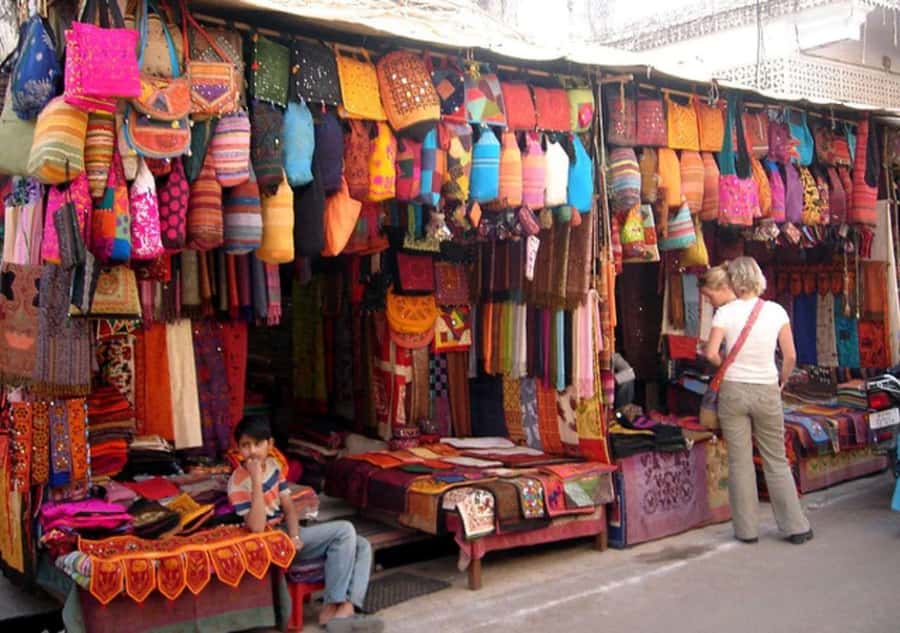 Delhi: Private Half-Day Old Delhi Market Tour with Transfer - Transportation and Group Size