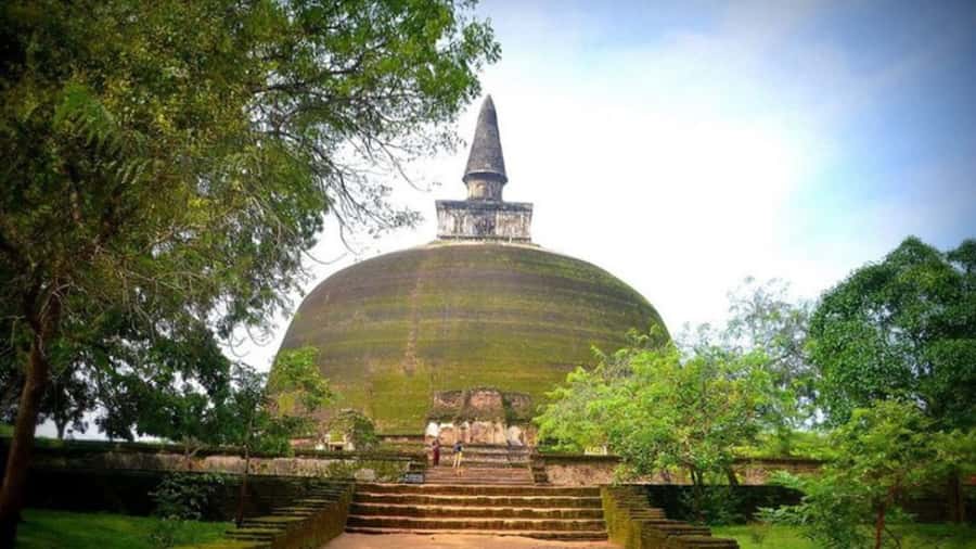 Anuradhapura: Tuk Tuk Tour with Temples & Hidden Stories - Exploring the Itinerary in Detail