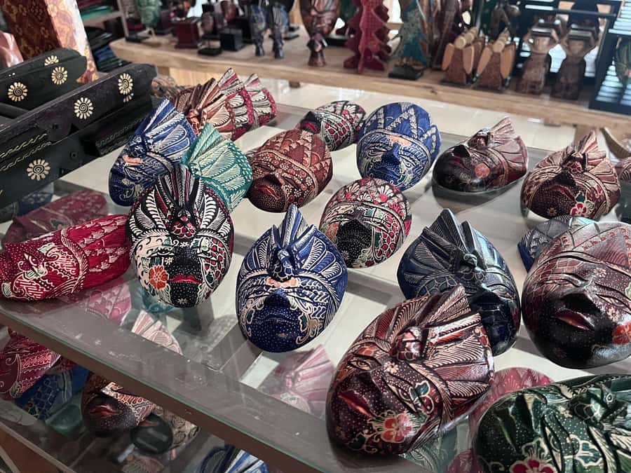 Yogyakarta: Batik on Wood Workshop - Introducing the Experience