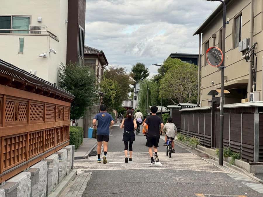 Tokyo: Run your way & Relax in a Tattoo-Friendly Public Bath - Detailed Breakdown of the Itinerary