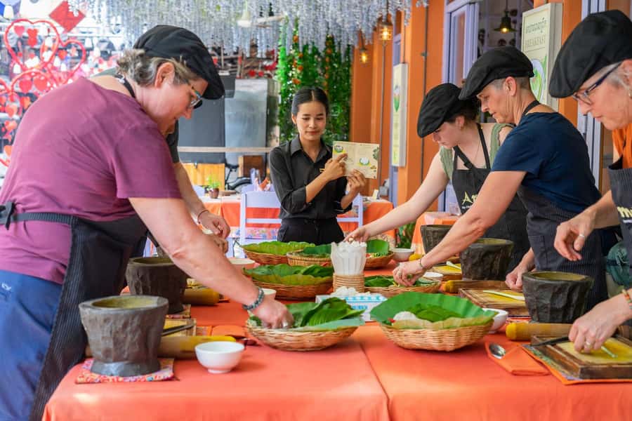 Amok Cooking Class - Cook Like a Local in Pub Street - Key Points