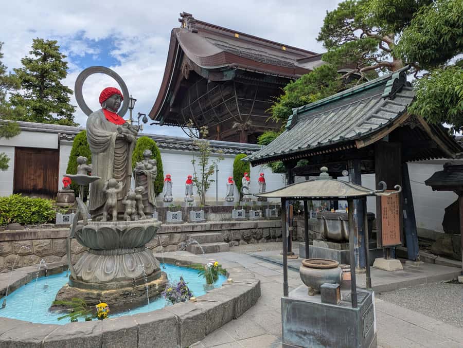 Nagano Zenkoji Temple Town Walking Tour with Oyaki Tasting - Key Points