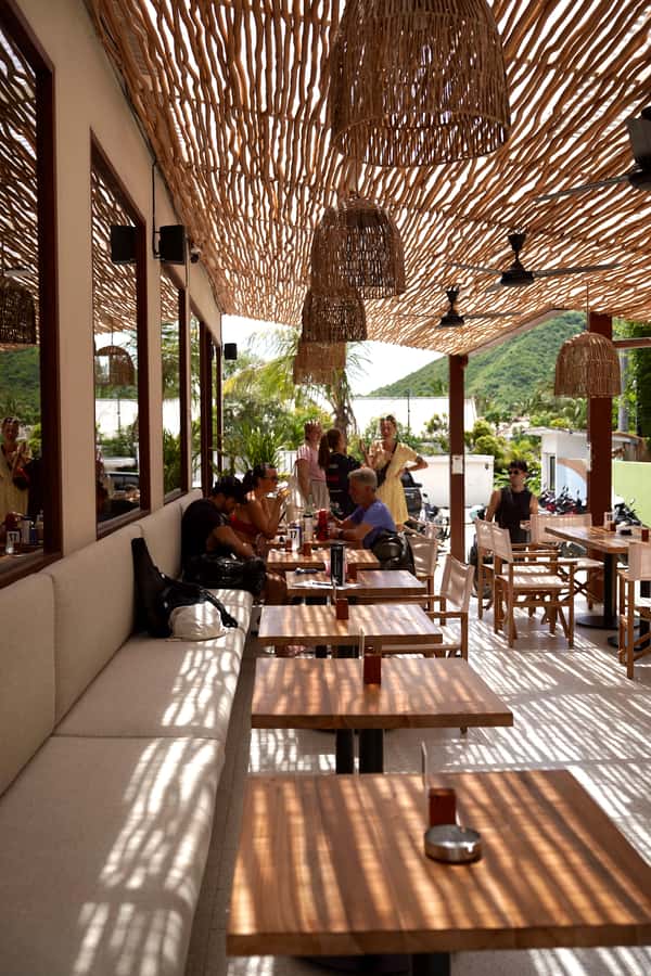 Padel experience in Lombok: play, learn, and have fun with everything included - What to expect during the paddle class