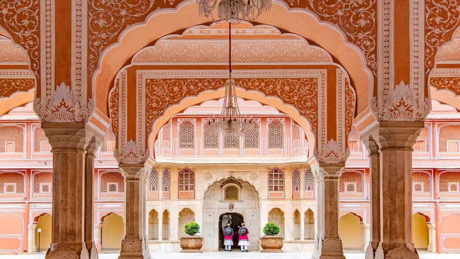Jaipur: Hawa Mahal, Palace Guided Tour with Entry Ticket - The Itinerary: What You Can Expect