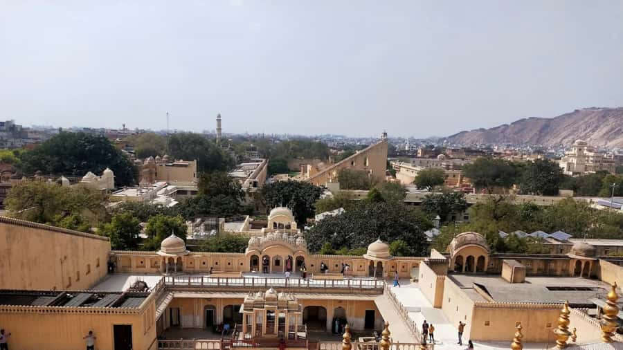 Jaipur: Hawa Mahal, Palace Guided Tour with Entry Ticket - The Sum Up
