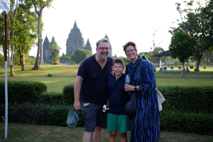 Borobudur Climb Up And Prambanan All Inclusive Private Tour - FAQ