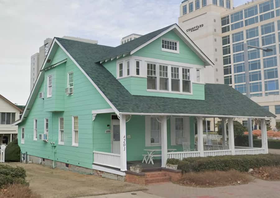 Virginia Beach Boardwalk Historian-Guided Tour - Key Points