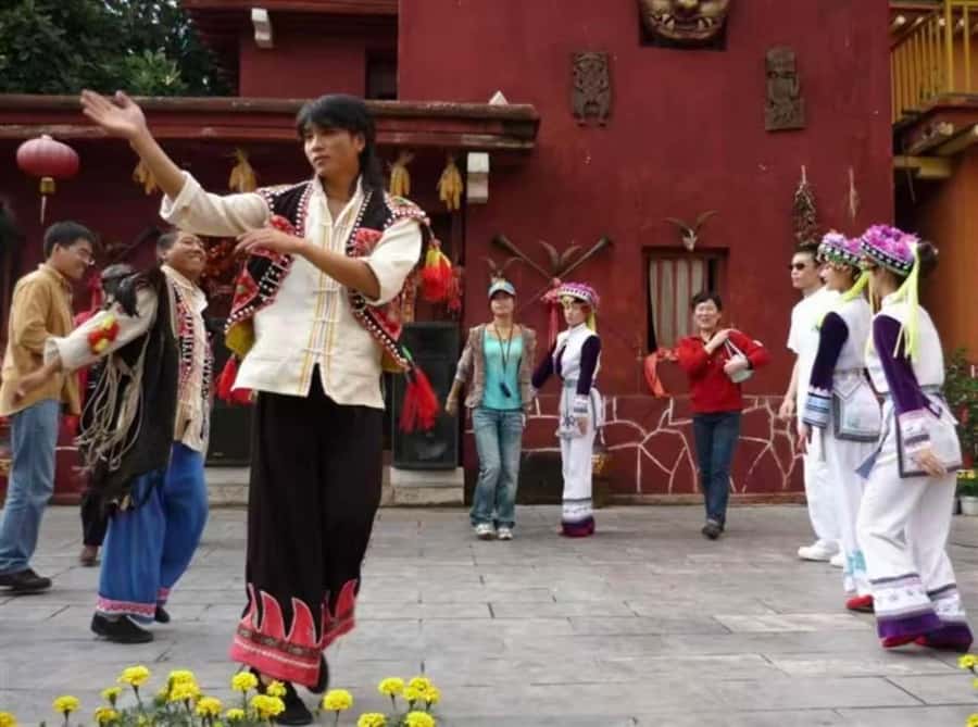 Yunnan: Dianchi Lake + Yunnan Impression Show One-Day Tour - Discovering Dianchi Lake and Haigeng Dam: Natural Beauty Close-up