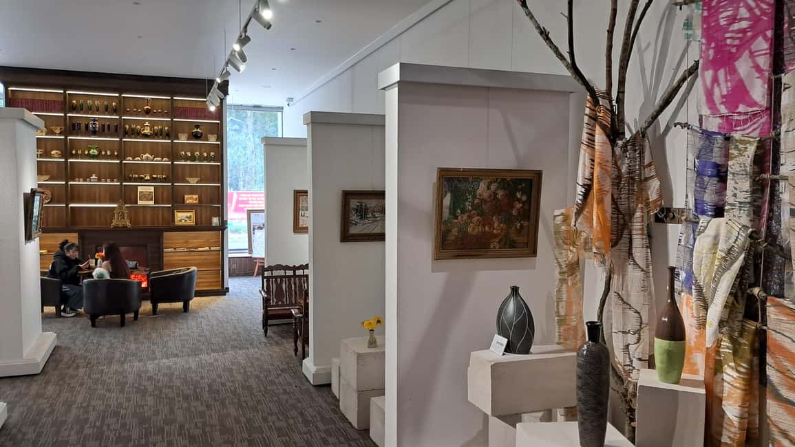 Mimosa Gallery Entry Ticket with Drink & Pastry - Key Points