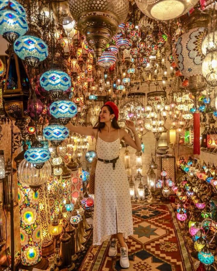 Delhi: Custom Shopping Tour Half /Full Day With Female Guide - A Closer Look at the Experience