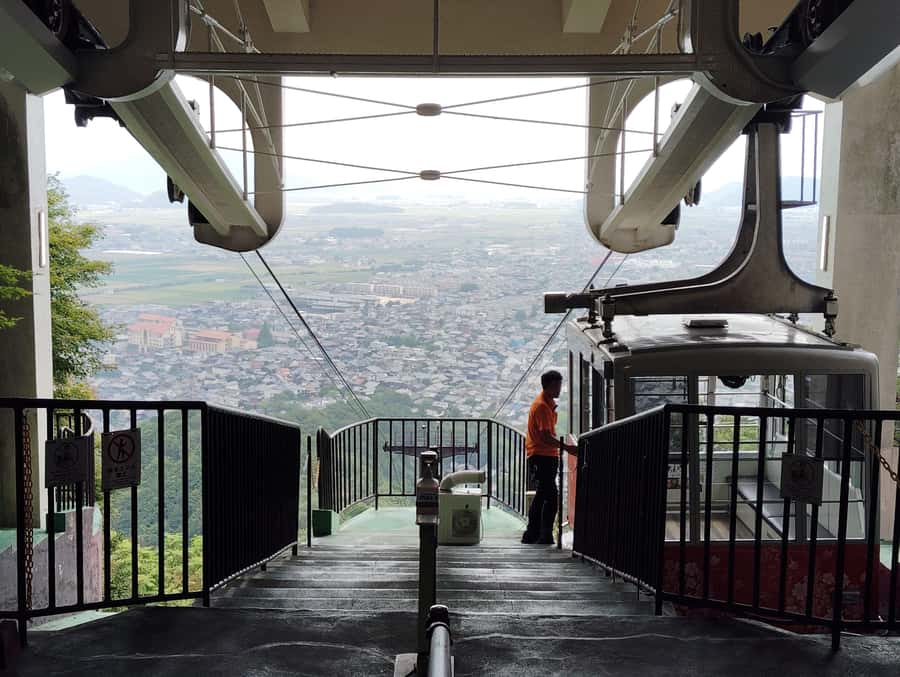 Shiga: Omi-Hachiman Heritage Tour with Optional Omi Beef - Detailed Breakdown of the Tour Experience