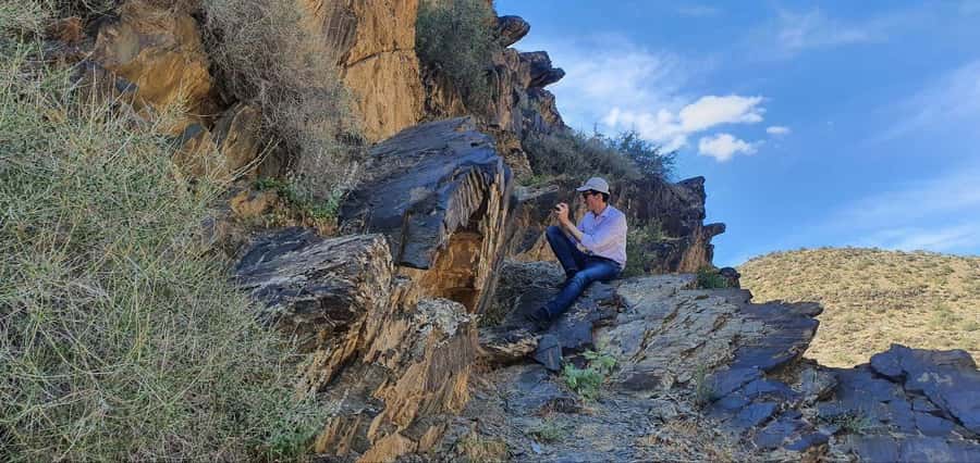 Bukhara: Sarmish-Soy Gorge Petroglyphs Day Trip - Entering Sarmish-Soy Gorge: A Walk into Prehistory