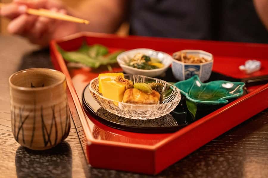 Osaka: Michelin Food Tour with Kaiseki and Takoyaki - Exploring Osaka’s Street Food: Takoyaki and Amerikamura