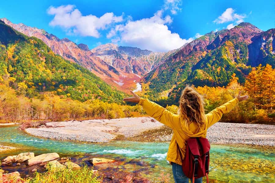 Nagoya: Kamikochi Autumn Hiking & Photography Tour - Discovering Kamikochi in Autumn: What Makes This Tour Special