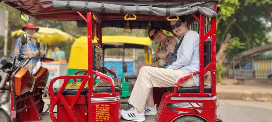 Delhi Street Food & Spice Market Tuk-Tuk Tour in Old Delhi - Starting Point & Overall Experience