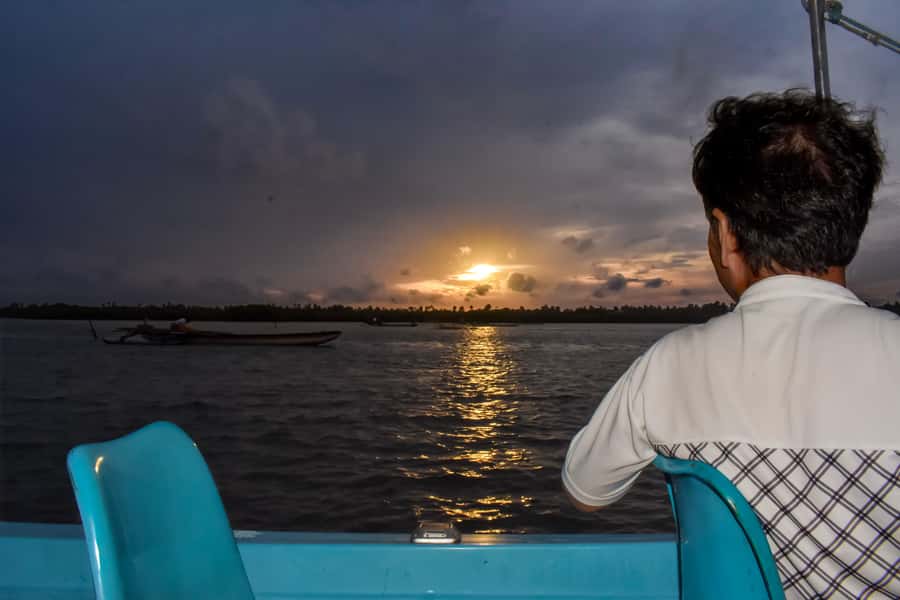 Negombo: Lagoon Boat Tour with hotel transfers & fruit snak - FAQ