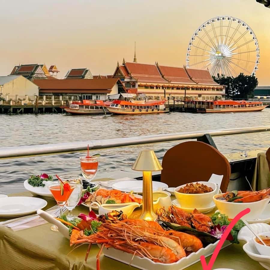 BKK:The Planet River Dinner Cruise &Upper desk Entertainment - Dining: Delicious, Halal, and International