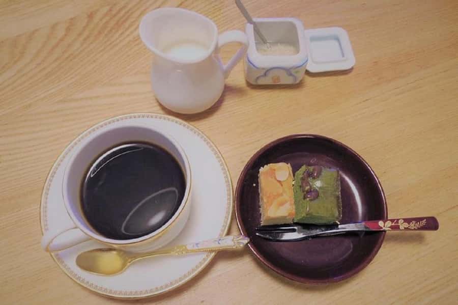 Hiroshima: Foodie & Nightlife Walking Tour with Culinary - Key Points