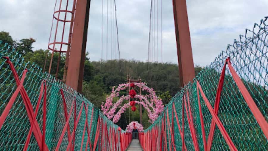 Kajang: Sak Dato Temple, EcoHill Park & Pineapple Farm Tour - The Sum Up