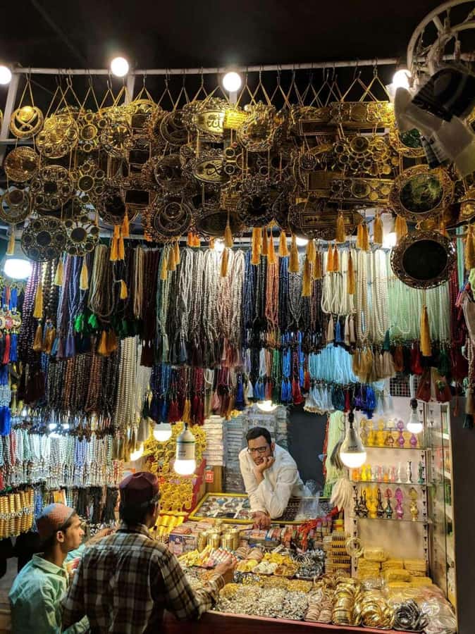 New Delhi: Local Shopping Tour by Car - Exploring Delhi’s Market Scene in Style