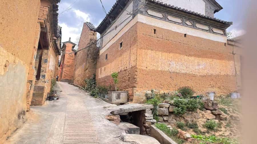Dali: Pottery village and Longweiguan Day Tour - Deep Dive: The Value of This Experience