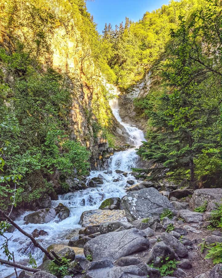 Skagway Outlaws Theatre Show and E-bike Adventure - Key Points