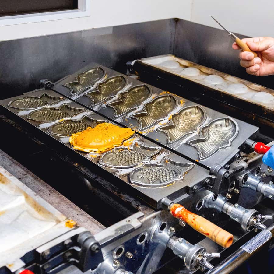 Tokyo: Taiyaki Making Workshop and Akasaka Walking Tour - Key Points