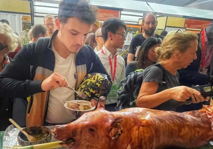 Manila Discovery Adventure: Food, Culture & Market Tour - The Lechon Experience in La Loma