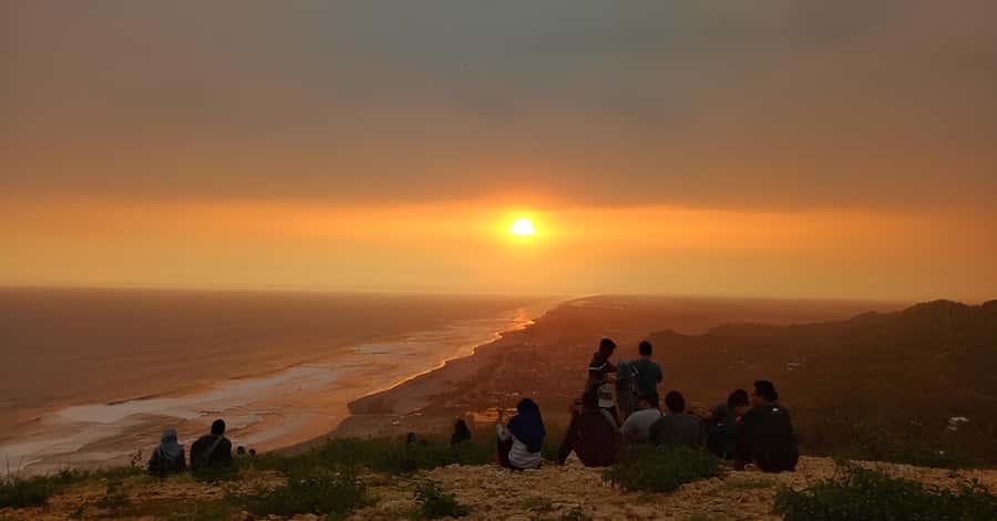 Yogyakarta: Cave, Highland, Sunset, & Night View Day Tour - Good To Know