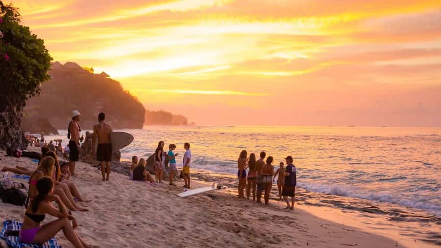 Bali: Bingin Beach, Dreamland Beach & Balangan With Dinner - Exploring Each Stop in Detail