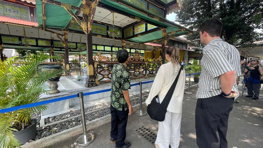 Yogyakarta: Sultan Palace and Water castle Guided Tour - Authenticity and Local Insights