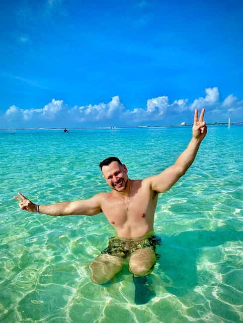 Santo Domingo: Private VIP Tour  City Tour + Beach with Lunch - Authenticity and Local Flavor