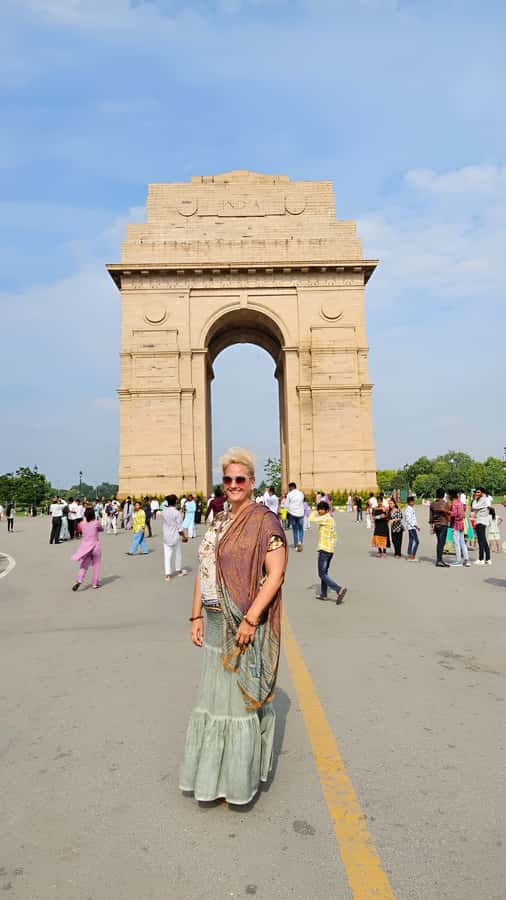 Delhi: Old and New Delhi Full Day Guided Tour with Transfers - What Makes This Tour Stand Out?