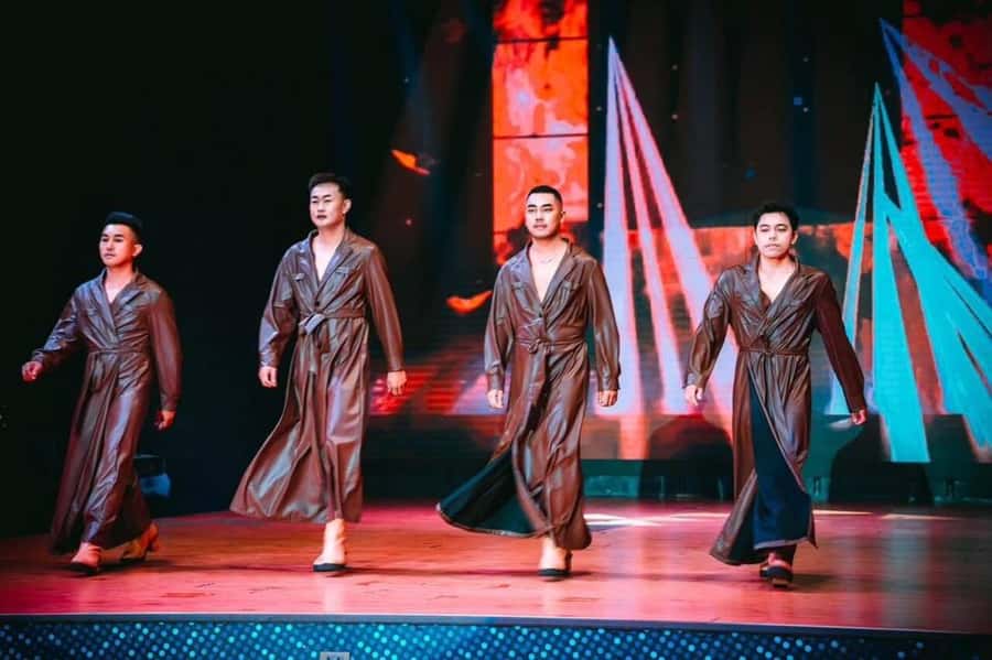 Pattaya Night: Forbidden Nights female Strip Show Experience - The Experience: Pros and Cons