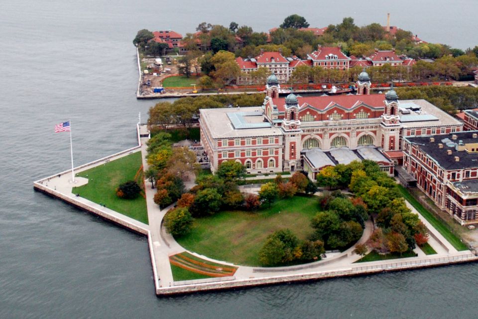 NYC: Wall Street and Financial District Walking Tour - The Experience and Practical Details