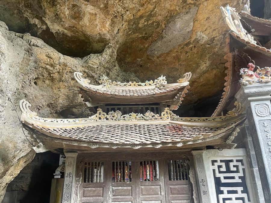 Ninh Binh Bike & Boat Tour: Hang Mua, Tam Coc & Bich Dong - An In-Depth Look at the Ninh Binh Bike & Boat Tour