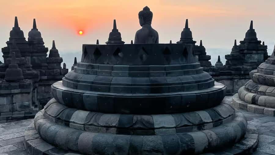 Yogyakarta: 4-Day Guided Tour with Meals and Transfers - Sunrise at Setumbu Hill and Wonders of Borobudur