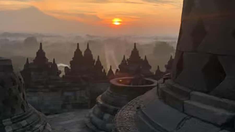 Yogyakarta: 4-Day Guided Tour with Meals and Transfers - Day 4: Shopping, Artistic Spots, and Final Views