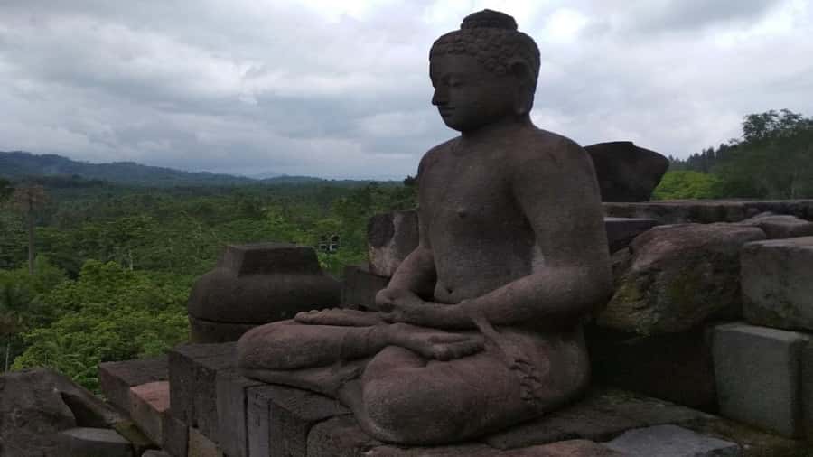 Bromo Tour from Yogyakarta in 3 Days and 2 Nights - Day 2: Temples and the Road to Bromo