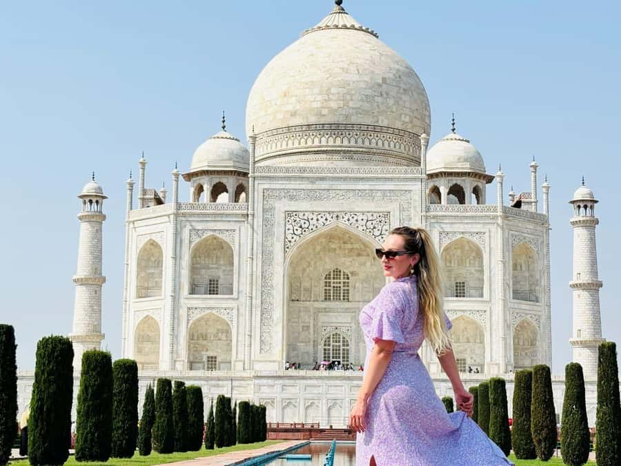 From Delhi: Private Taj Mahal & Agra Tour with 5* Lunch - The Journey Begins: From Delhi to Agra