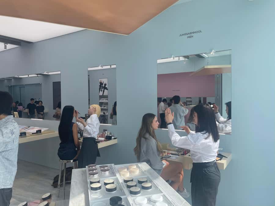 Seoul: Learn K-Makeup from Renowned Artist, Jung Saem Mool - What You Can Expect from the 15-Minute Lesson